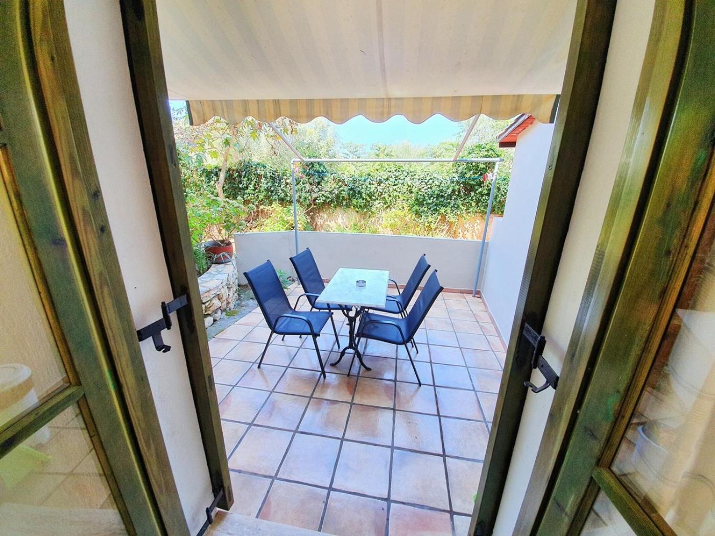 Alexaria Holidays Apartments Frinion Bagian luar foto